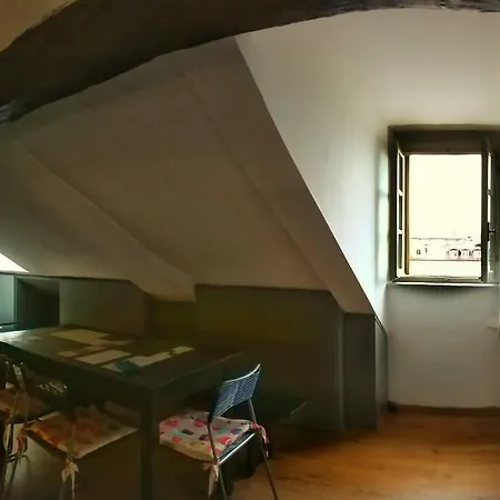Savoia Downtown Attic Apartment *